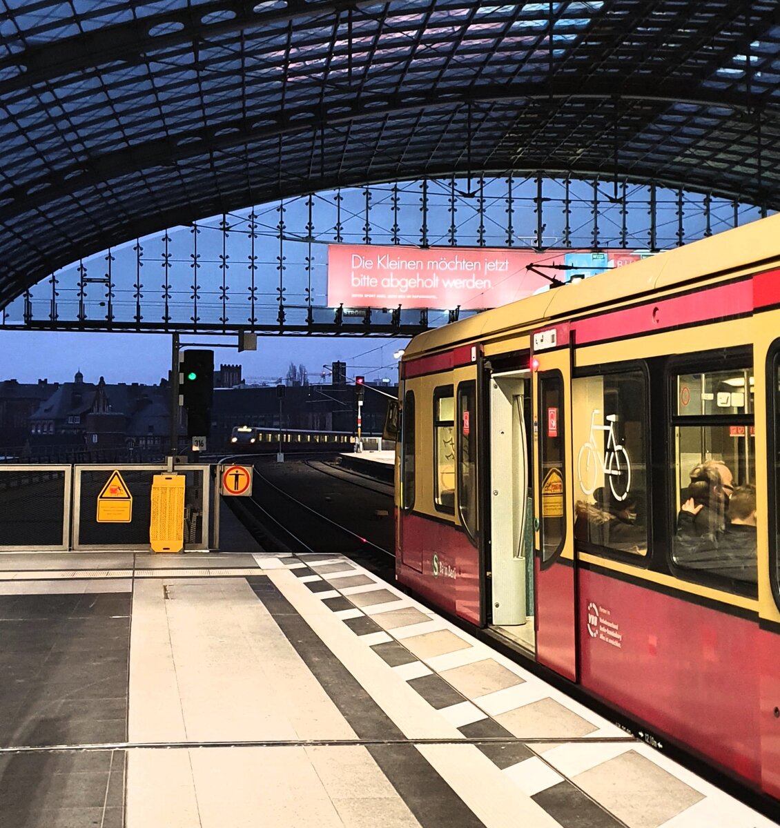 Hauptbahnhof / Central Ctation