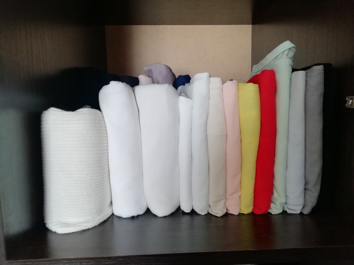 Полка с вещами