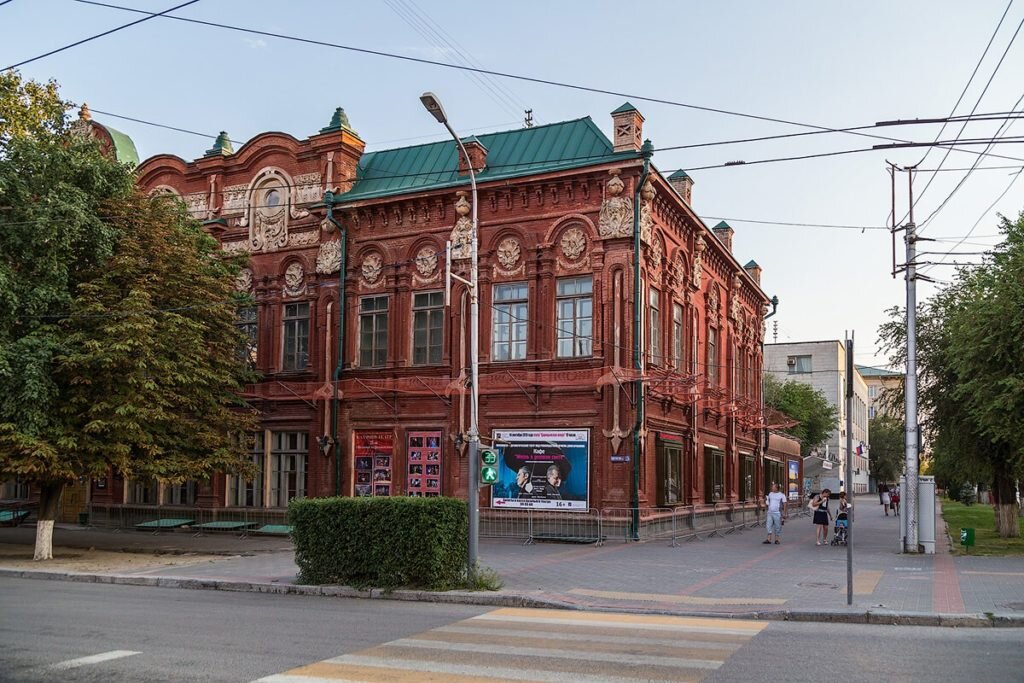 Обновлено 10.03.2024 Краткое описание
Волгоград — это центр Волгоградской области, находящийся в междуречье Волги и Дона.-31
