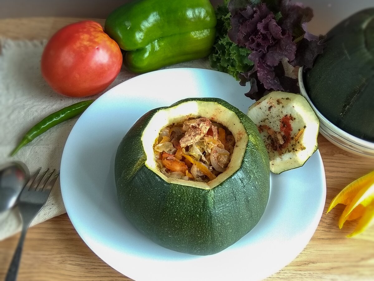 Тушеная капуста в кабачке