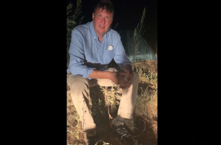 Активисты пробыли на месте почти целый день, но вечером к ним нагрянули сотрудники полиции 