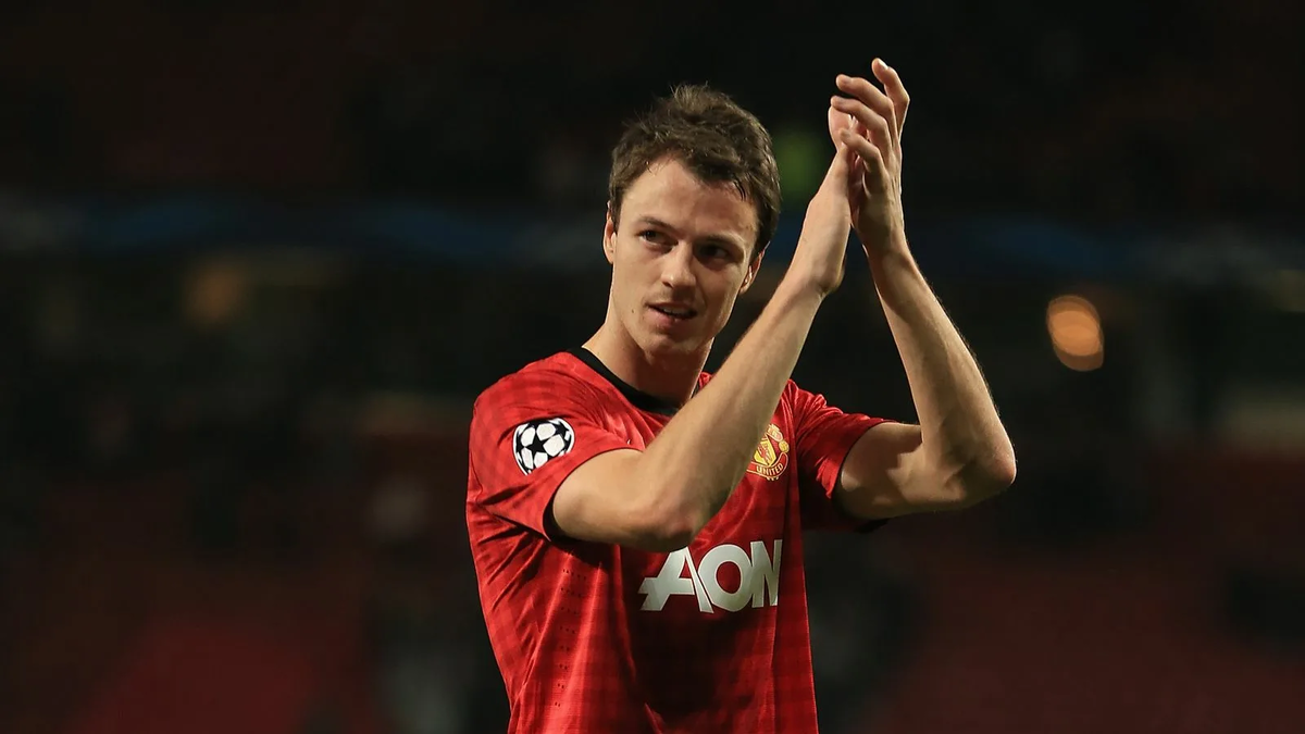 Это футболист. Джонни Эванс 2013. Еван Лондо. Jonny Evans 007. Jonny Evans nakex.