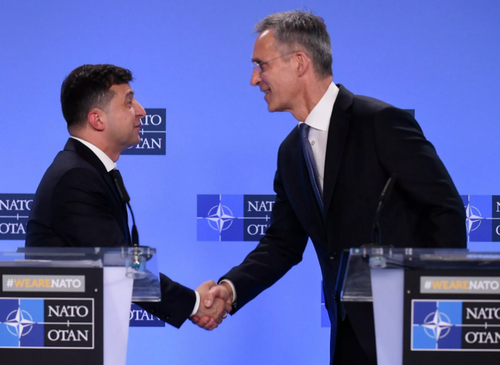 NATO Secretary General with the President of 🇺🇦Ukraine Volodymyr Zelenskyy, 04 JUN 2019 // Источник фото: скриншот видео, по материалам  NATO News