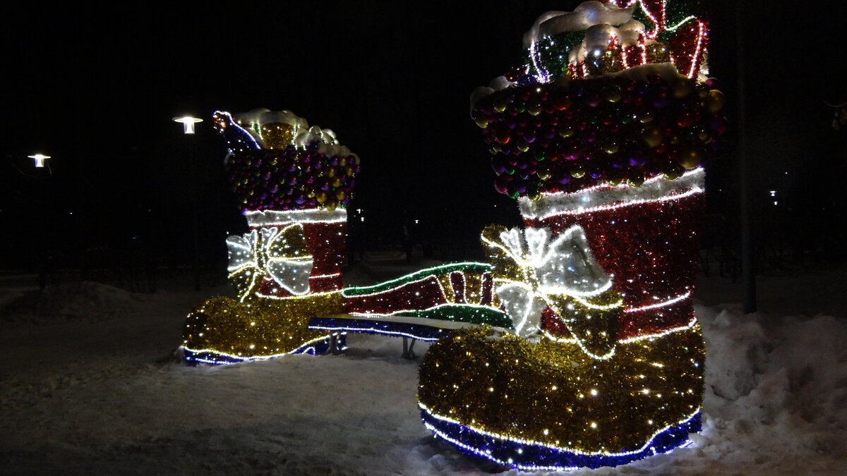 Парк Дружбы в Москве украсили к Новому году 2002