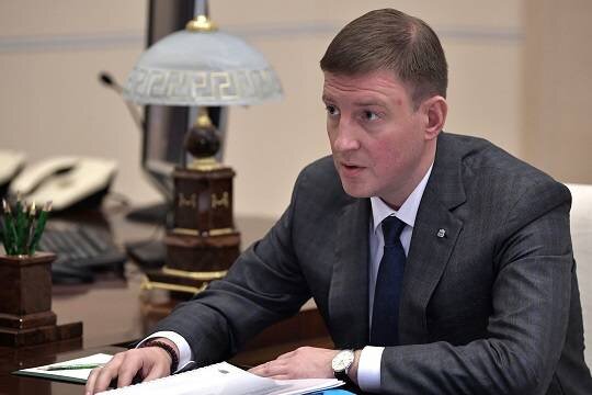    Андрей Турчак: 600 тыс. человек ушли в простой или оказались под риском увольнения