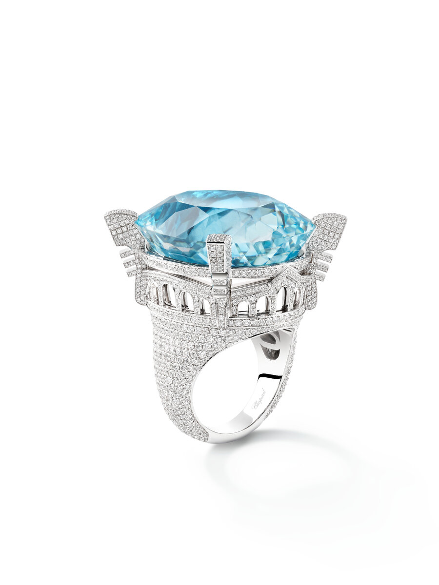 Кольцо из белого золота Fairmined и титана с овальным аквамарином (57,55 карата) и бриллиантами (3,45 карата)