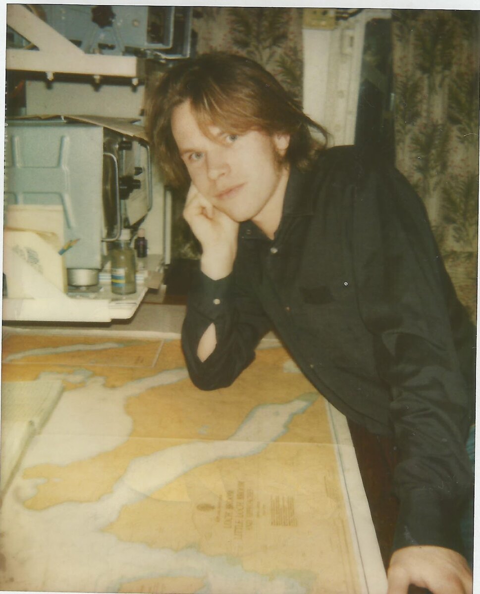 Докучаев Андрей Юрьевич, четвёртый помощник на мукомольной базе "Рига" СРХФ и креативный директор сюжета "Физика".