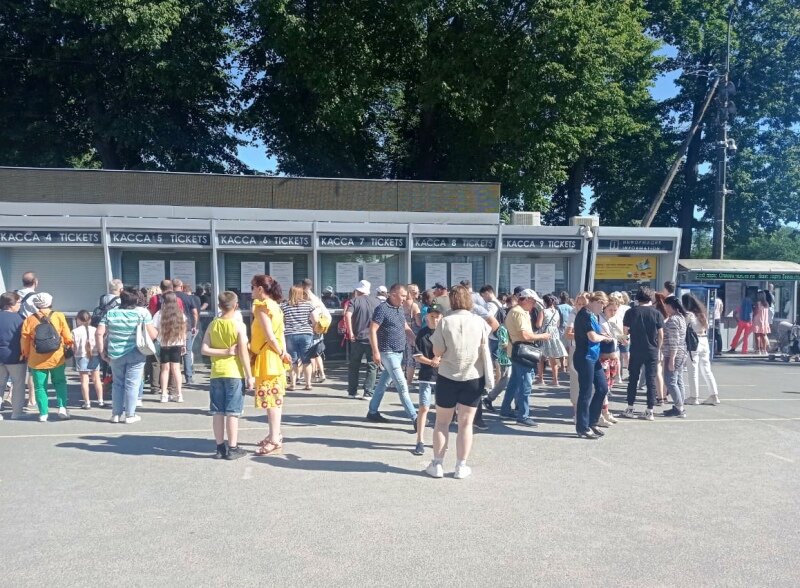 Петергоф. Очередь к кассам