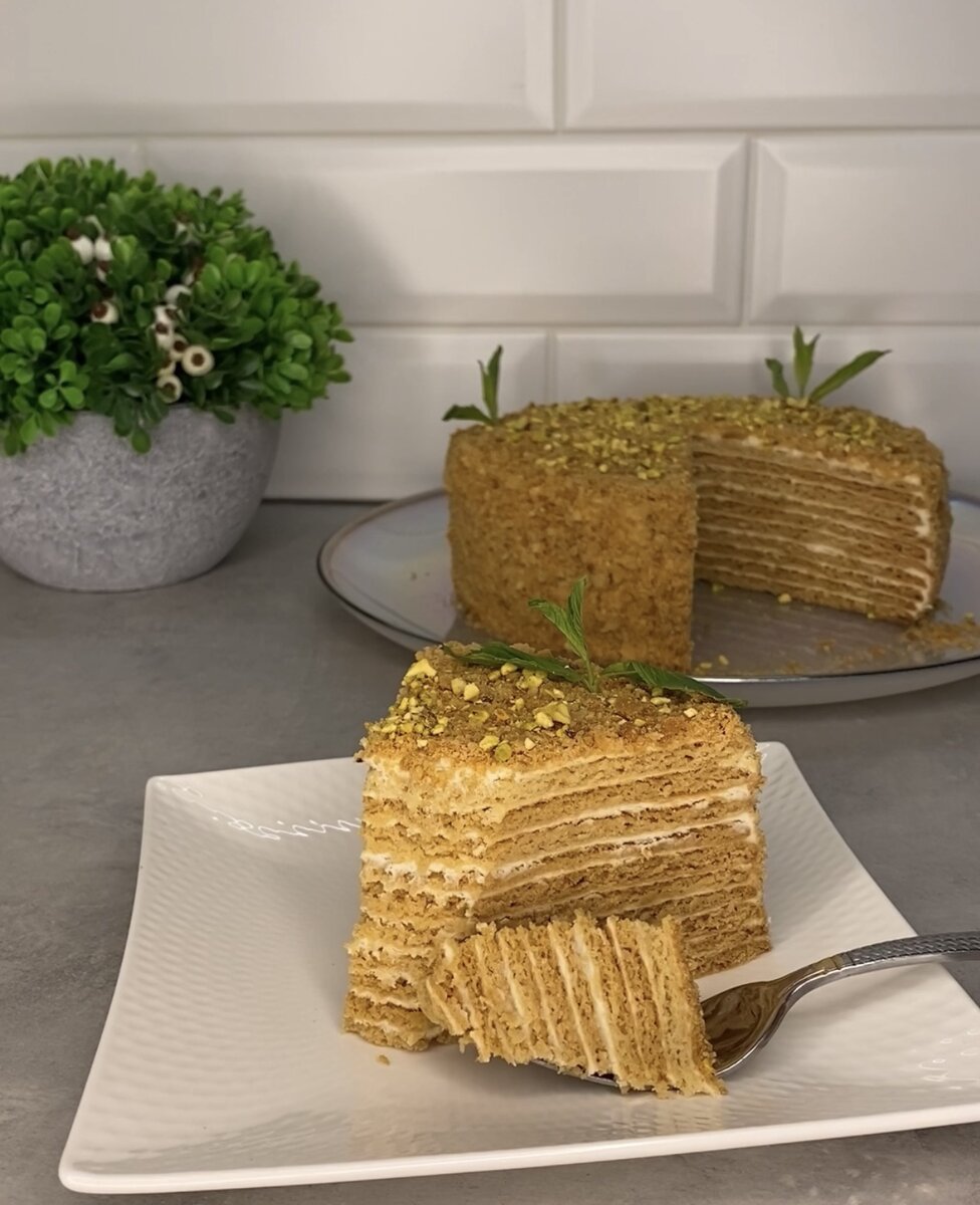 Торт «Медовик» с халвой — рецепт с фото | Recipe | Food, Desserts, Cake