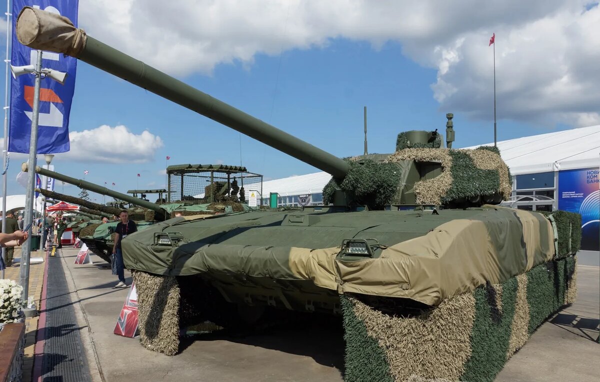 «Армия-2023», танк «Армата» под комплексом «Накидка» 
© Ольга Соколова / Ridus.ru