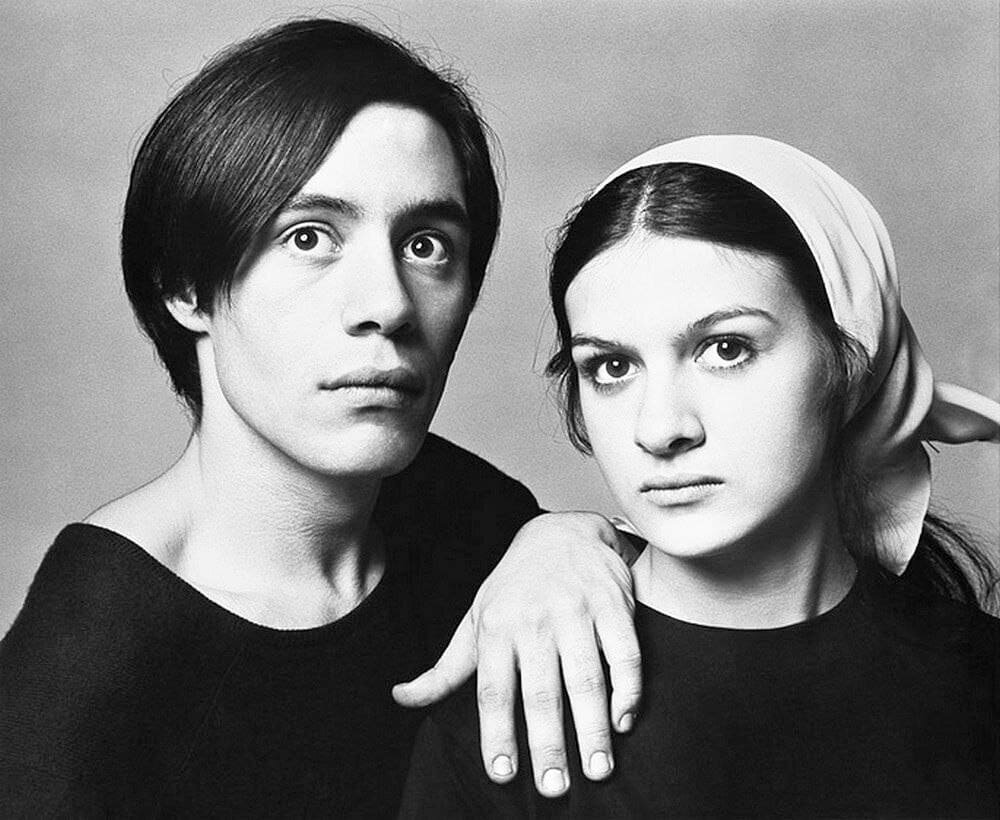 Клод и Палома Пикассо. Палома была так названа в честь самого известного рисунка Пикассо - голубки (с испанского палома - голубка)