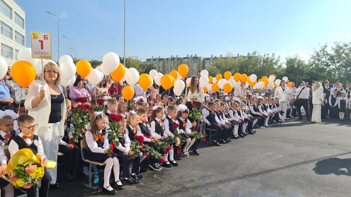    В Курске 296 первоклассников сели за парты в гимназии №63