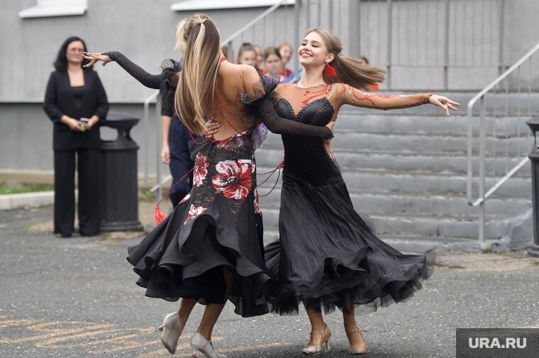    Выступление школьного ансамбля в «Точке» Сергей Русанов © URA.RU