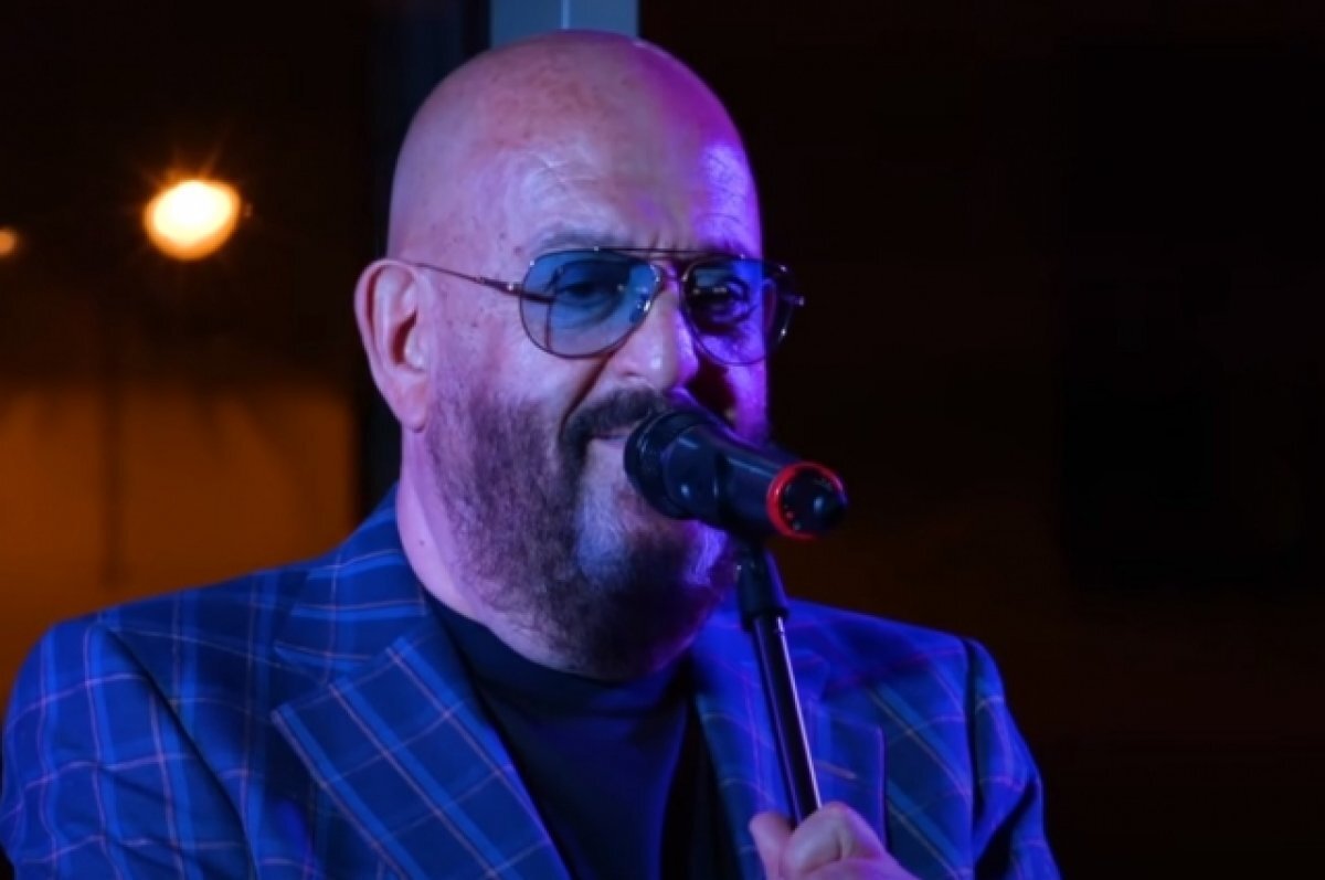    SHOТ: в Севастополе хит Шуфутинского «Третье сентября» звучит в домофонах