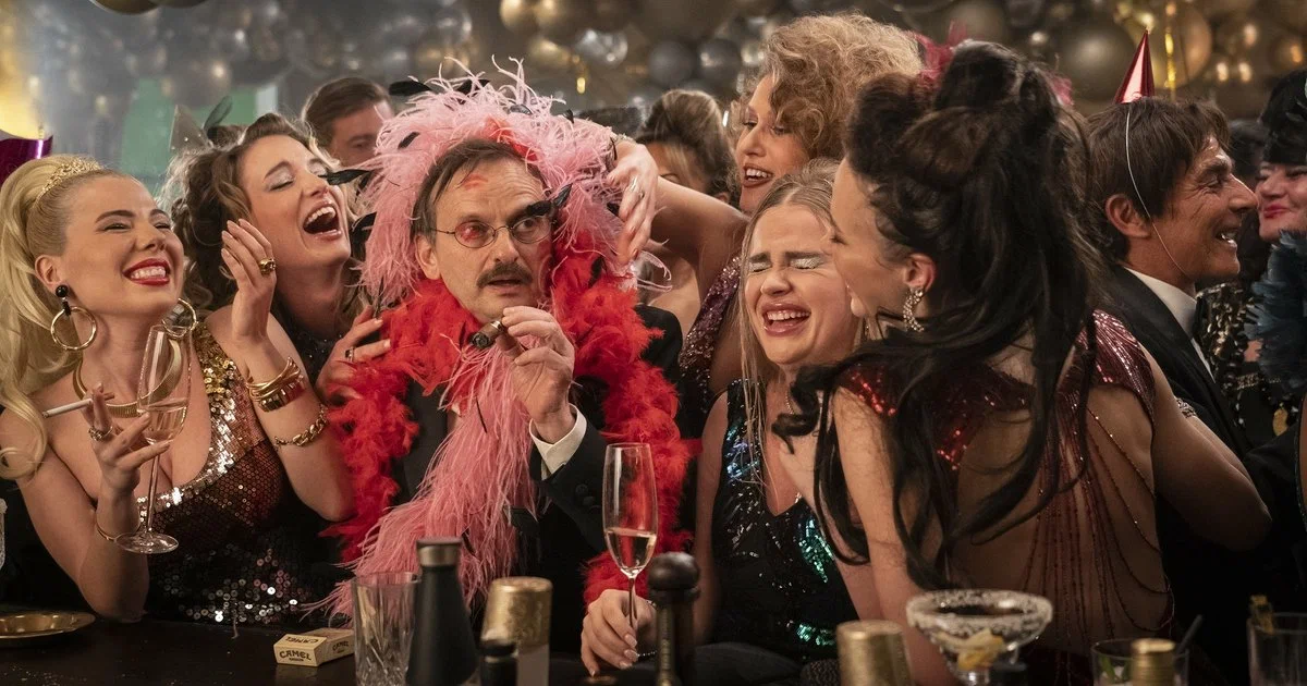 кадр из "Дворца"