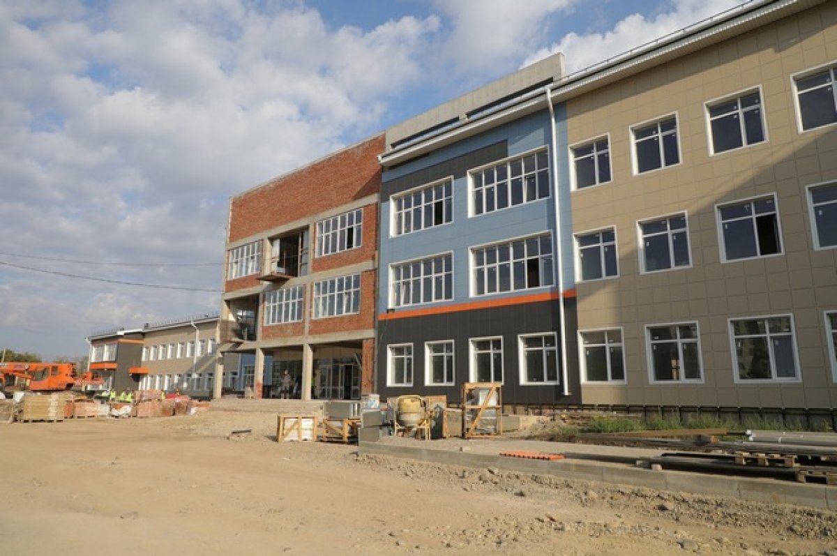    Две школы и поликлиника возводятся в Михайловске