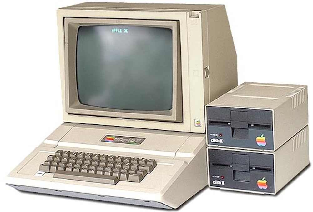 Computers generations. Apple II 1977. Apple 2 компьютер. Эппл 2 компьютер 1977. Первый персональный компьютер Apple 2.