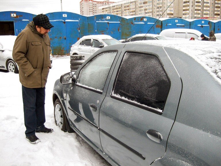 Что делать, если примерзла дверь машины