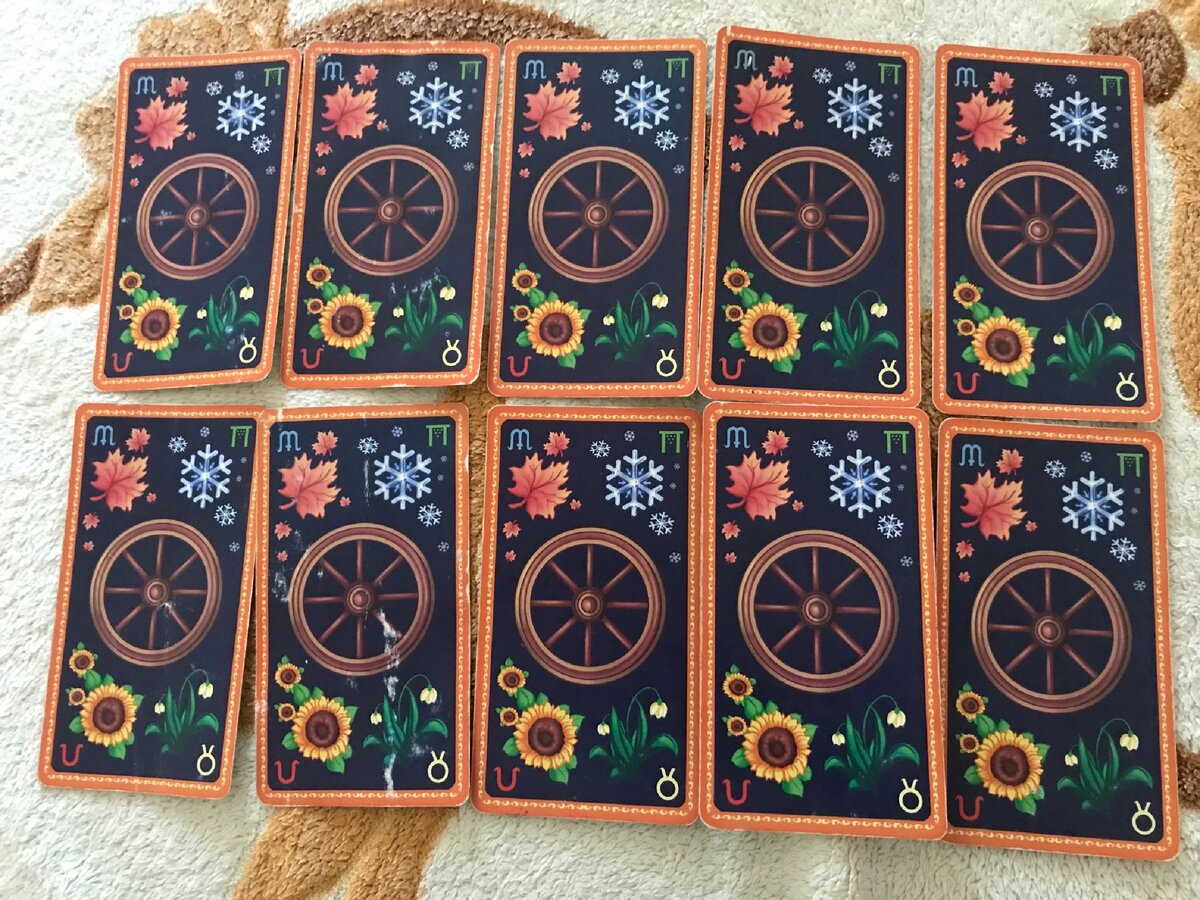 Первый ряд:1-2-3-4-5. Второй ряд: 6-7-8-9-10. Карты лицевой стороной вы можете посмотреть в конце статьи. 