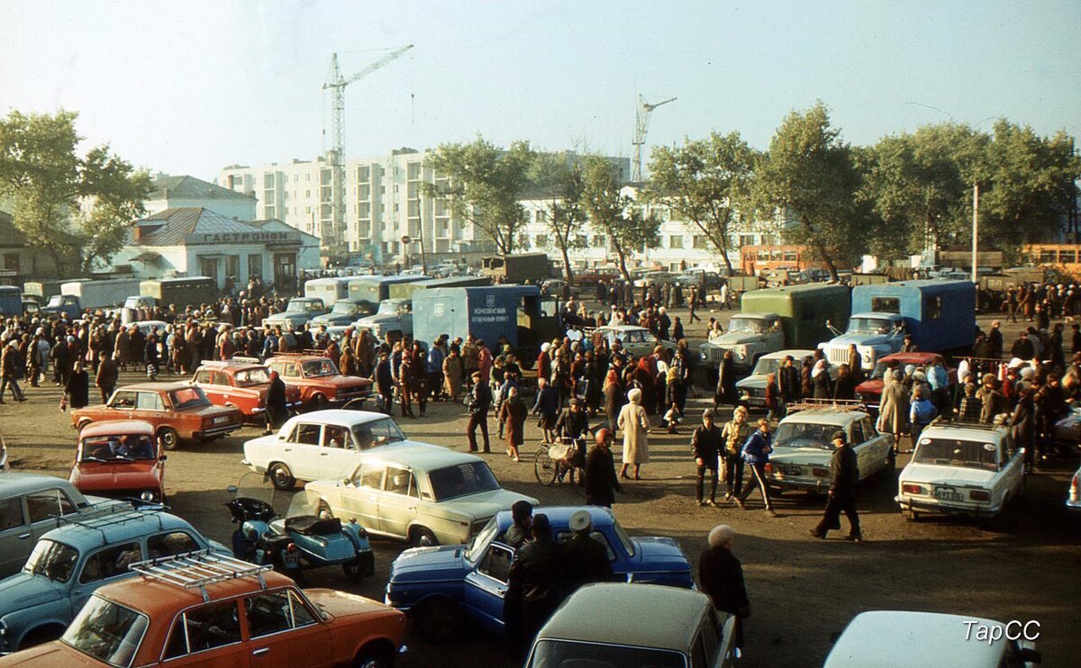 Нажимайте на стрелку справа