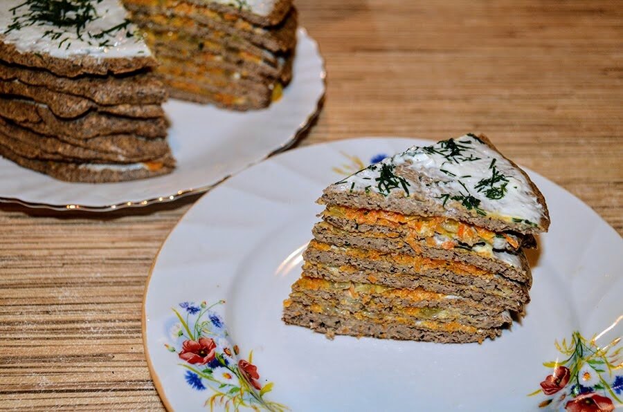 Пп торт из печени. Марусина кухня печеночный торт. Начинка для печеночного торта. Украшение печеночного тортика. Печеночный торт пп.