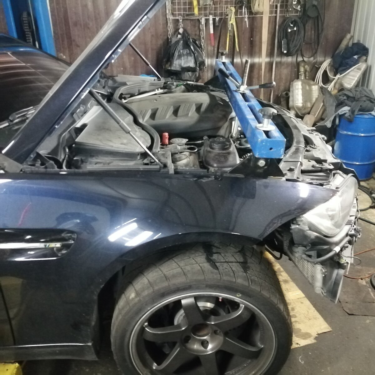 Вывешиваем двигатель.