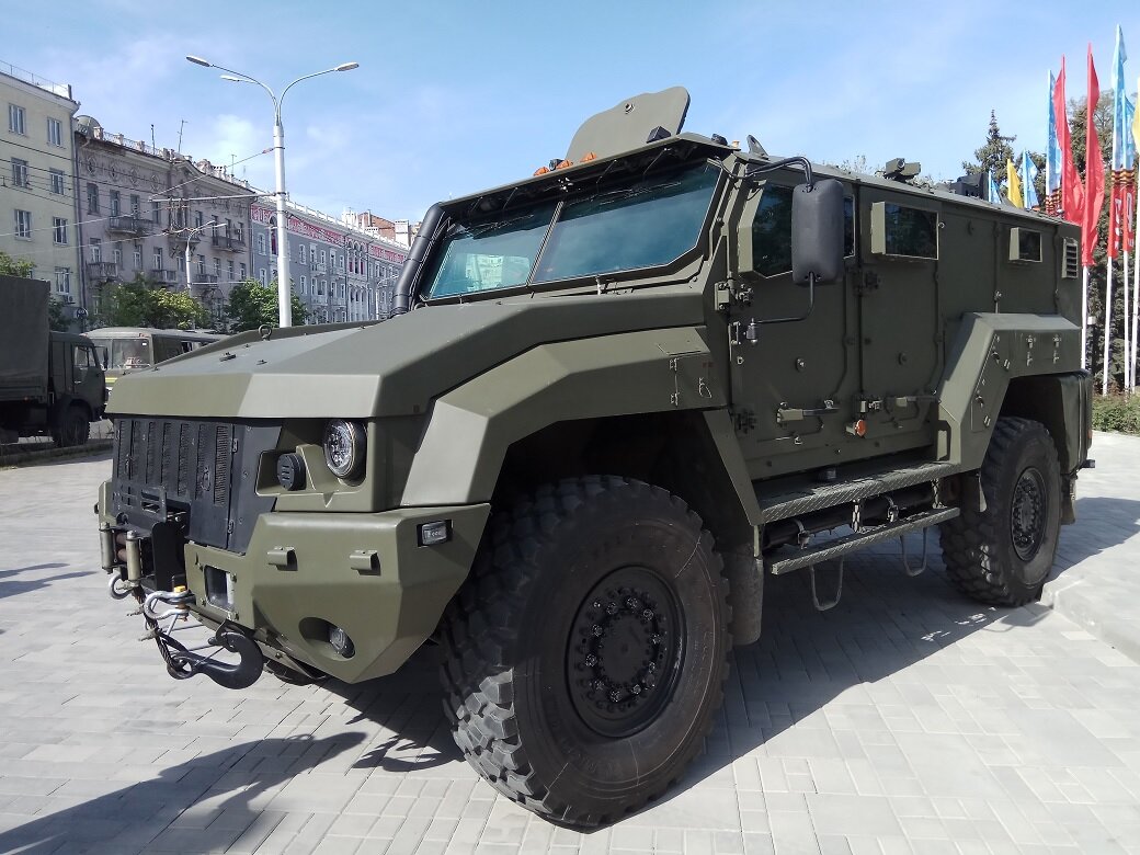 Военный автомобиль тайфун фото