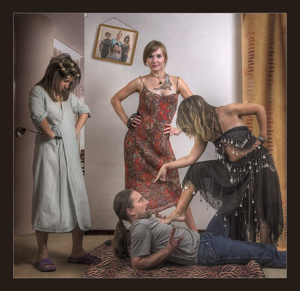 " БАБЬЯ ЯМА" Этот пост я пишу для мужчин.
Женщинам тоже он будет полезен, но мужчинам он просто необходим .
 В интернете много заметок и постов на эту тему, много обсуждений и дискуссий...
Вот и меня ...подтолкнула написать его, ситуация из собственного опыта.
Скажу сразу... ситуация разрушительная как для мужчины( мальчика, парня) так и для его близких..
Поэтому, решила взять на себя смелость и ЕЩЕ раз рассказать о таком понятии как " БАБЬЯ ЯМА".
Кто-то , наверняка , знает о нем, кто-то впервые прочтет об этом.
Что же такое эта "Бабья яма" ?
"Это гравитационная черная дыра общества матриархального вырождения." ( цитата)
Хотелось бы дать некий совет-предостережение мужчинам ( хотя , это старо как мир...)
Прежде чем вступать в серьезные отношения с женщиной( девочкой, девушкой) поинтересуйтесь ее семьей.
Есть ли в семье мужчина( отец,дед)?
Если нет, спросите куда делся.
 Или спивались( более частый вариант), или сходили с ума, или были лежачими больными (обузой для женщин), или дрались и конфликтовали( что приводило к разводу).
И воспоминания о мужчинах, в таких семьях, либо весьма скудные, либо очень печальные.

Главная характеристика такой семьи ( передаваемая из поколение в поколение)- женская доминантность и восприятие мужчины как приложения к женщине.

От одного поколения женщин к другому передается неумение , а чаще нежелание понимать мужчин и строить с ним нормальные отношения.
Девочка в такой семье( изначально) ориентирована на доминирование по отношению к мужчине под контролем своей мамы( бабушки).
В результате такого воспитания женской доминантности, мужчина в "бабьей яме" — явление сугубо временное, эпизодическое. Мужчины в них не приживаются: уходят, умирают, выгоняются и т.п. И так несколько поколений.
Он появляется на короткое время от свадьбы до рождения ребенка, а затем... либо уходит из семьи, либо полностью подчиняется тандему жены - тещи.
Для подчинения мужчины применяется весь диапазон бабских манипулятивных приемов: от формирования постоянного комплекса вины и обязанности, до шантажа разводом и угрозой отъема ребенка .
При этом мужчина ощущает на себе давление сразу двух женщин, а то и трех.
Дальше следует паразитирующее существование такой семьи на материальных благах мужчины.. Алименты, доля квартиры, наследство и т.д..
Смею заметить... сами женщины из таких семей , ничего не заработали и имеют достаточно скромный доход. Все что у них есть- это то , что получилось урвать от партнера в браке.

Что же все таки заставляет мужчин идти на отношения с такими женщинами?
Зачастую элементарное незнание.
Ведь никто мужчин сейчас не учит тому,что нужно выбирать ЖЕНУ, а не поддаваться слепой любви и страсти , в период буйства гормонов.
Никто с детства не рассказывал, что нужно смотреть на уклад семьи невесты, потому что такой же уклад женщина и будет привносить в вашу жизнь.

Вы задумайтесь и вспомните своих знакомых( родных) , где дочь росла в "бабьей яме".
Как в них развивался брак или отношения? Крепкая ли там была любовь?
Бывают очень редкие случаи, где девушка из такой семьи реально оценивает ситуацию и не хочет повторять судьбу своих родителей и всеми силами пытается предотвратить повторения ,действительно хочет крепкую семью.
Но поверьте, это бывает крайне редко.
Примеры, где девушка из бабьей ямы:
- прабабушка-бабушка-мать были все разведёнными женщинами с ребёнком (это самый основной признак) 
 - в семье мужчина ничтожество( козел и прочее  ) и правит в ней женская "дедовщина " , где мужчину ни во что не ставят.

Если вам встретилась такая девочка ( женщина) и дело дошло до серьезных отношений... будьте на чеку!

Есть прекрасный пример подобного матриархального вырождения на протяжении нескольких поколений: фильм "Ребро Адама" режиссёра Вячеслава Криштофовича, 1990 год, в главной роли Инна Чурикова. Обязательно посмотрите, вы не пожалеете потраченного времени.

Всех благ вам!
