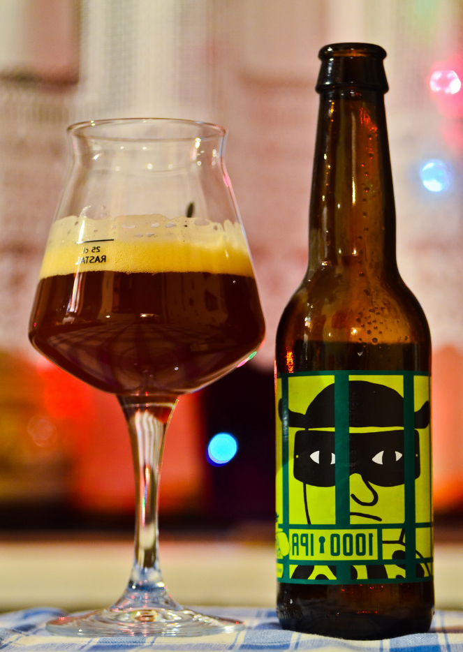 Оригинальная бутылка, с бокалом для подачи