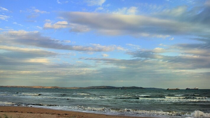 А море волнуется.....