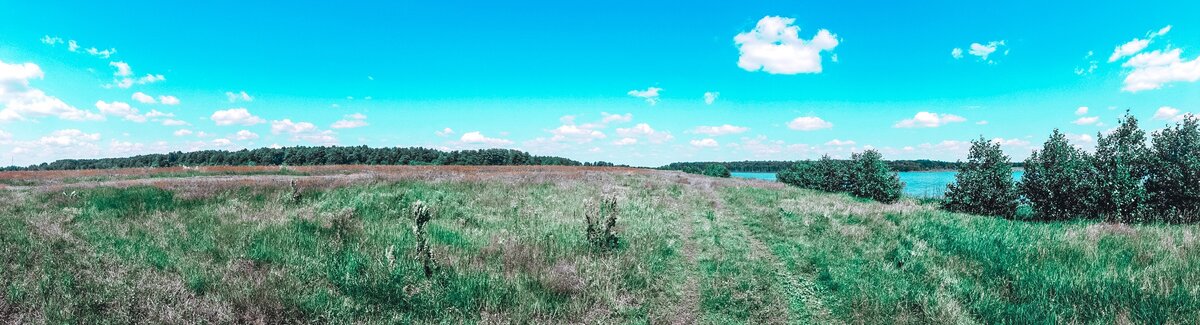 Озеро в деревне Лакаш