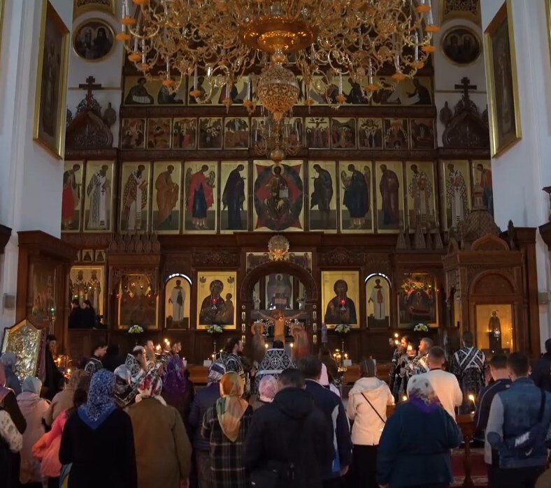 Богослужение на Страстной седмице в Свято-Успенской Святогорской Лавре