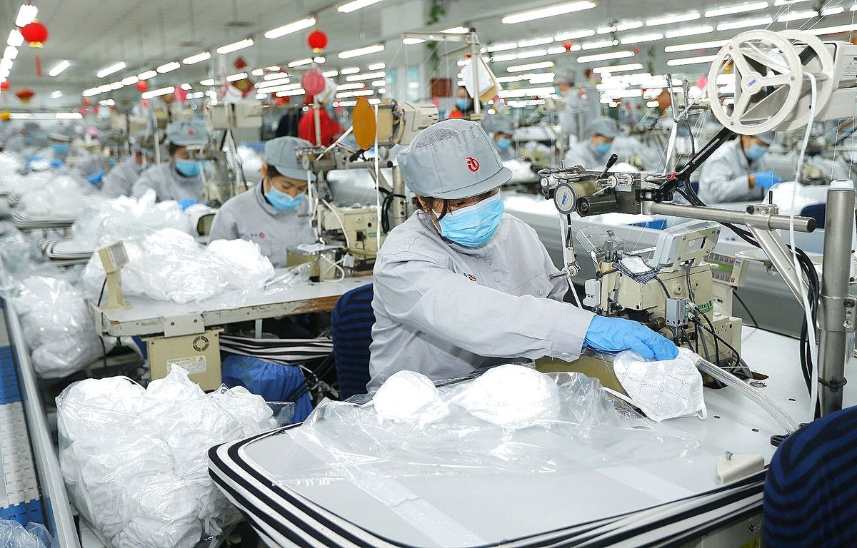 Массовое производство масок и респираторов