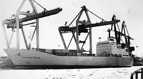 ТХ "Механик Тарасов" под погрузкой. Фото из сети