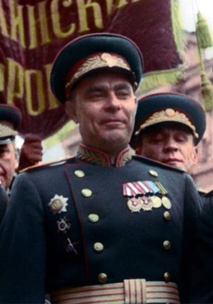 Генерал Брежнев на Параде Победы, фото из открытых источников