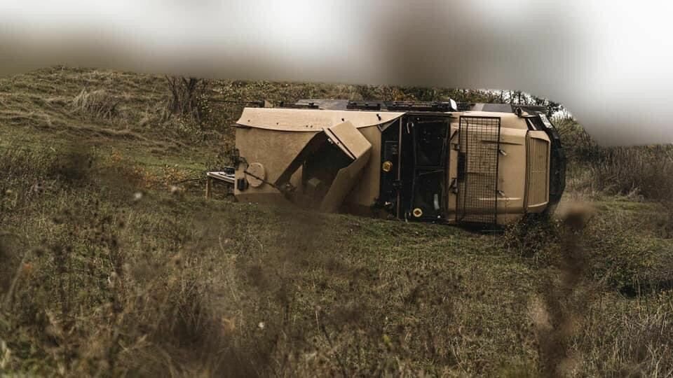 Подбитый бронеавтомобиль «Sand Cat» азербайджанских вооруженных сил