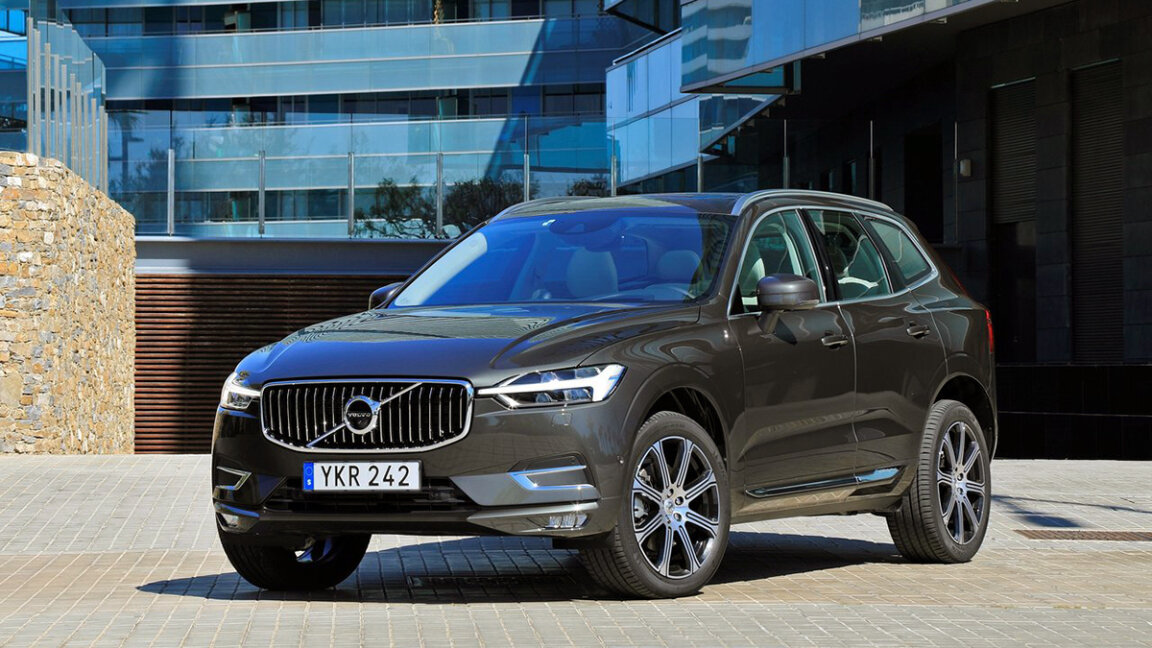 Пожалуй, на сегодняшний день Volvo XC60 самый красивый и элегантный автомобиль в классе. А ведь в конкурентах у шведского кроссовера такие мастодонты как BMW X3, Audi Q5 и Mercedes-Benz GLC.