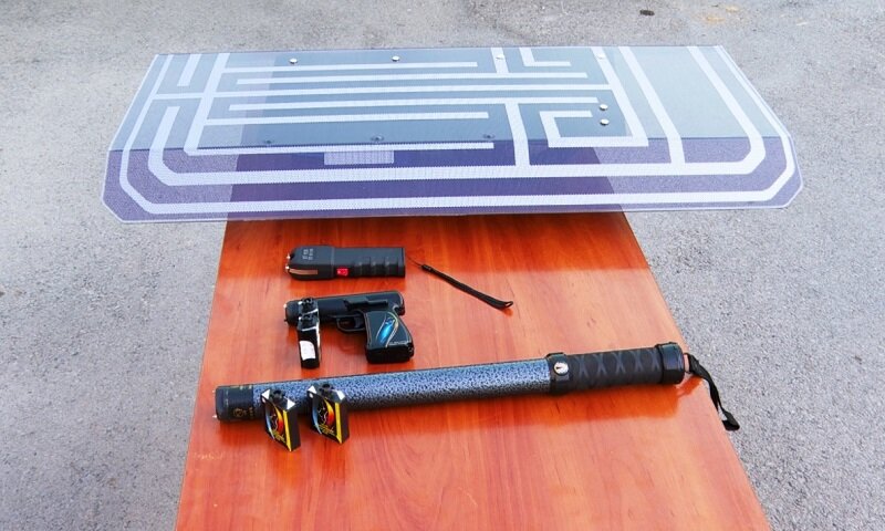 Ташкентским правоохранителям раздали электрошокеры МАРТ ГРУПП