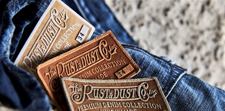 А вы знали, зачем на заднюю часть всех джинсов уже более 100 лет крепят эту кожаную этикетку?