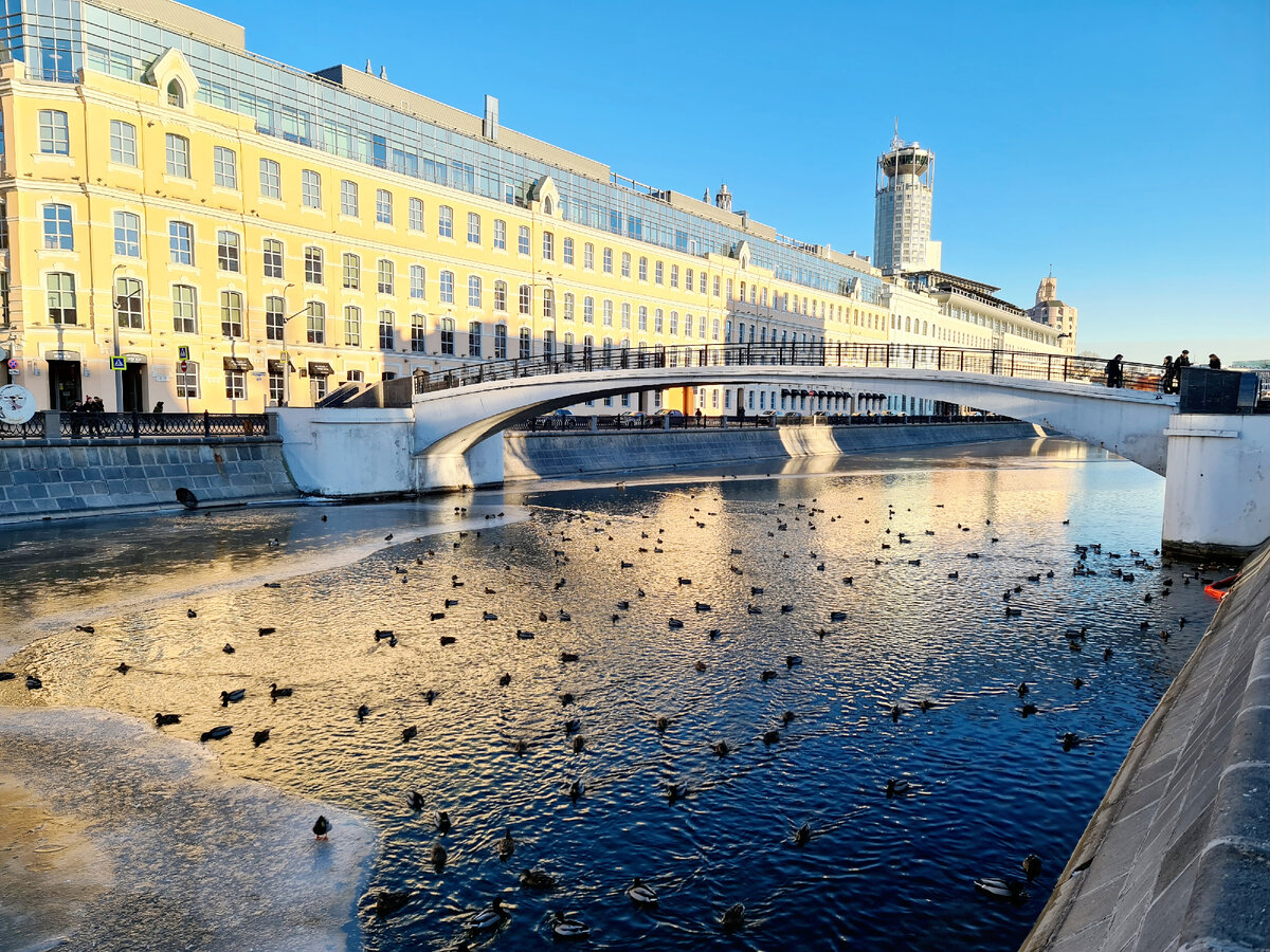 Гуляю по Садовнической набережной и рассказываю о новом NEDIPA от Заговора  | Beer & Travel | Дзен