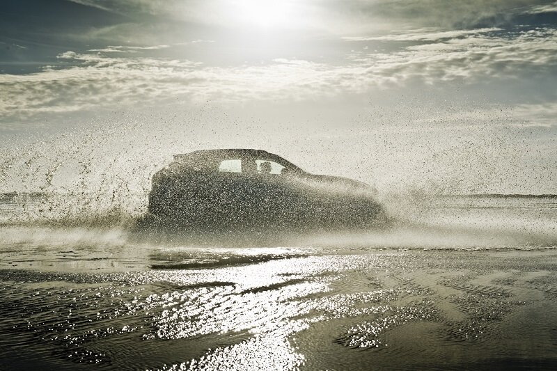 Автомобиль должен сиять даже после водной преграды