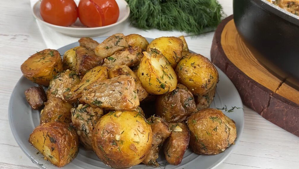 Жареная картошка с мясом и луком