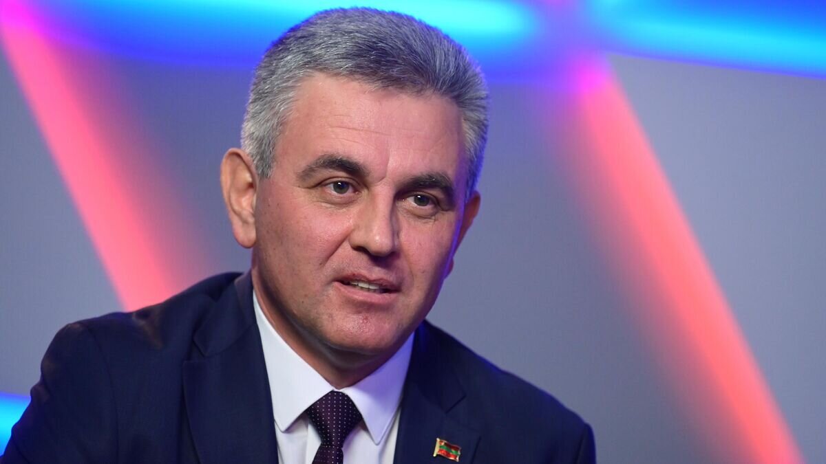    Президент Приднестровской Молдавской Республики Вадим Красносельский во время интервью РИА Новости в Москве© РИА Новости / Владимир Трефилов