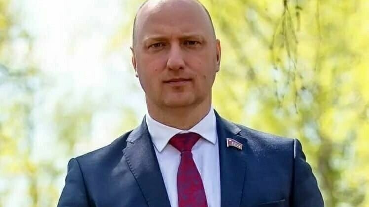     Следственное управление СКР по Удмуртии сообщает о завершении расследования уголовного дела в отношении директора ООО «Бастион» Александра Сырова, обвиняемого в уклонении от уплаты налогов и сборов в крупном размере.