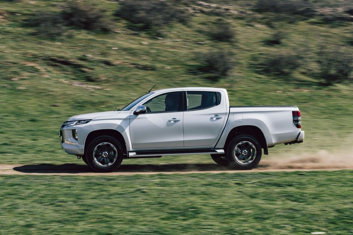 Mitsubishi triton single cab. Hilux на ноге. пикап с продолжением. новый л 200 мицубиси. Mitsubishi l200 2018.