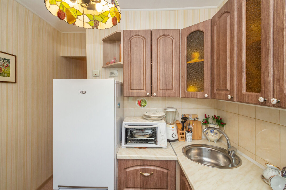 Однокомнатная квартира - 31.1 кв.м;
Этаж - 4/5 кирпичный дом классической кладки;
Ремонт - косметический;
Стоимость - 3 850 000 рублей.

Предлагаю вашему вниманию однокомнатную квартиру в добротном кирпичном доме с шикарной звукоизоляцией. Квартира в хорошем состоянии и вложений не требует, балкон застеклён. Заменены коммуникации, пластиковые окна, поставлены новые радиаторы отопления. Свежий ремонт в с/у с заменой сантехники. Дом удачно расположен внутри тихого района вдали от дороги. Отличная инфраструктура, в шаговой доступности парк, детский сад, остановки, магазины и поликлиника, 15 минут до метро Заельцовское прогулочным шагом. Всегда есть свободные парковки, детский сад прямо около дома.

☎ ОТДЕЛ ПРОДАЖ: +79139393210 ОЛьга (WhatsApp,Telegram)✍🏻
#недвижимость #новосибирск #недвижимостьновосибирск #агенстванедвижимости #риэлтор #риелтор #купитьпродать #покупка #продажа #квартира #продажа #Недвижимость #Квартиры_и_комнаты
#жилье #куплю #продам #квартиру #комнату #дом #новосибирск #новостройкиновосибирска #купитьквартируновосибирск
#ипотека #всеновостройки #недорогиеквартирыновосибирск #новостройкаотзастройщика