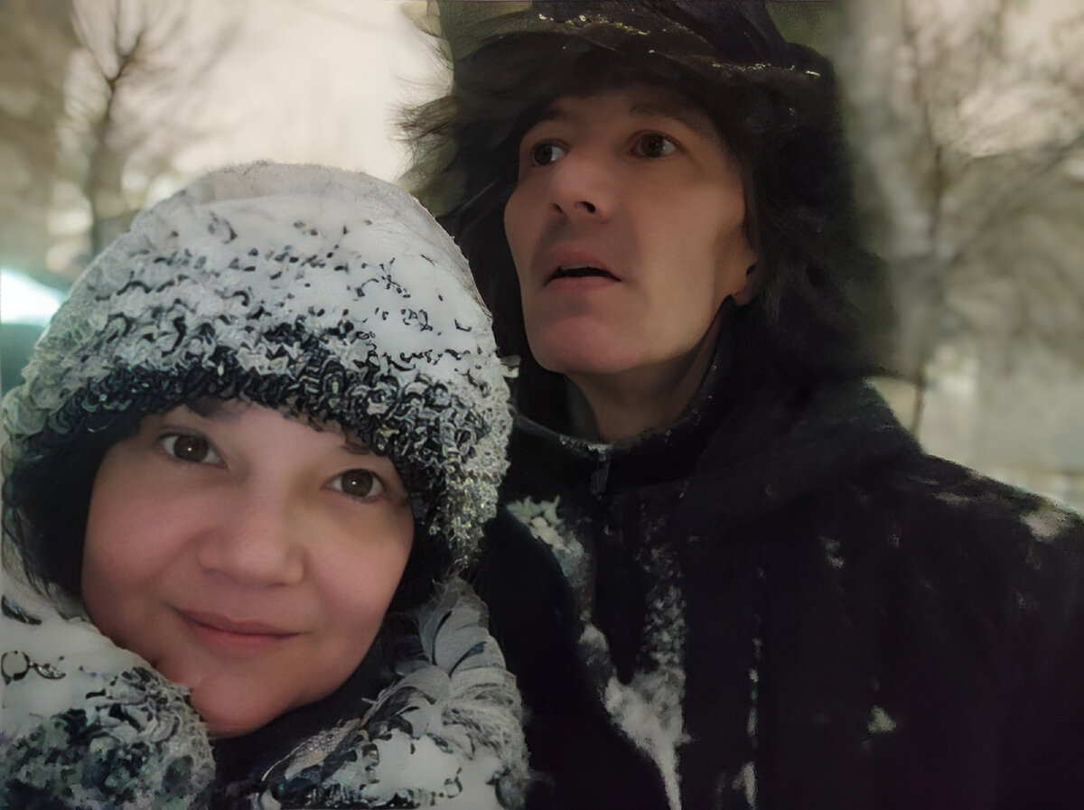 Исторический момент😁 Мы делаем селфи в снегопад, и тут папа Женя замечает, что стоит с пустым поводком в руках... Без собаки. 