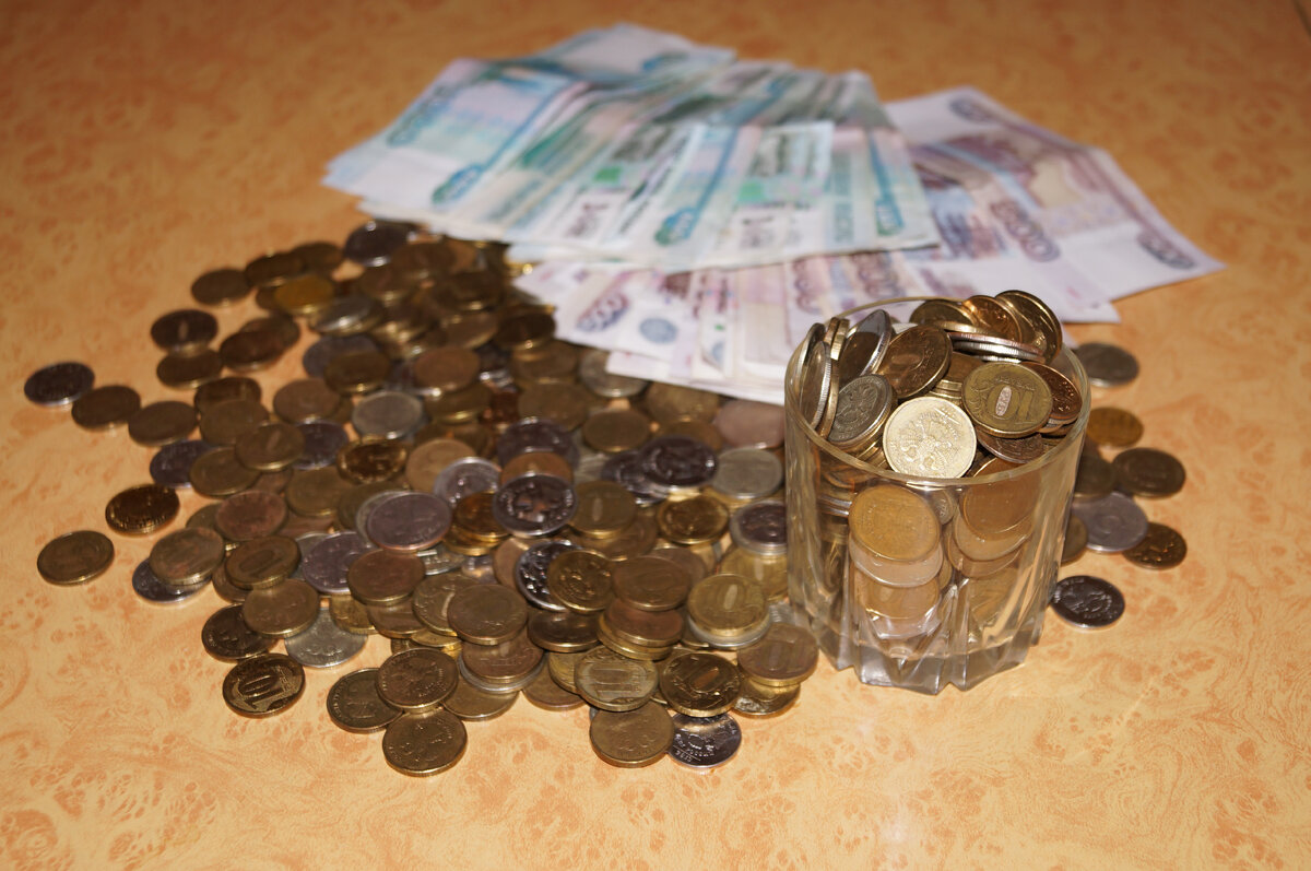 Если честно, деньги в стране есть и заработать их можно. Правда, не всем. Фото автора.