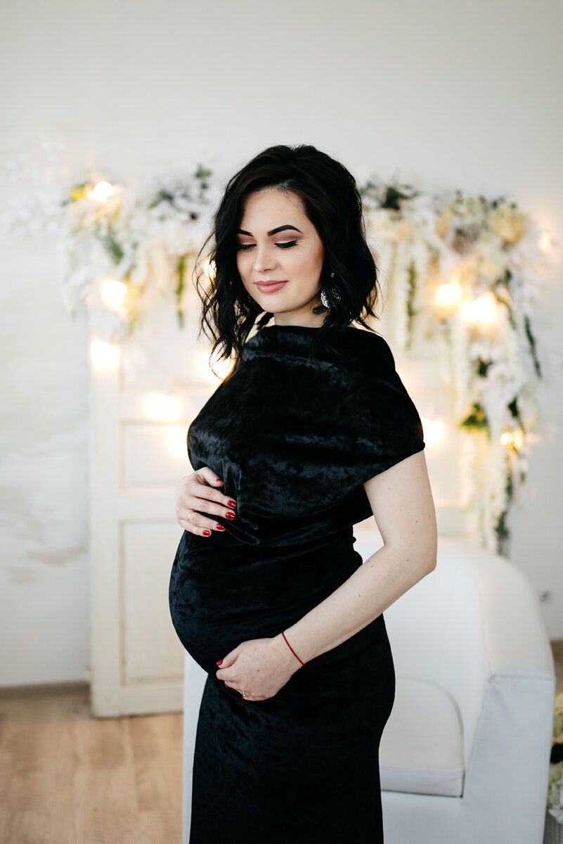 <a href="https://ru.freepik.com/free-photo/couple-of-handsome-husband-and-pretty-pragnant-woman-posing-at-studio_2877576.htm#query=%D0%BA%D1%80%D0%B0%D1%81%D0%B8%D0%B2%D0%B0%D1%8F%20%D0%B1%D0%B5%D1%80%D0%B5%D0%BC%D0%B5%D0%BD%D0%BD%D0%B0%D1%8F%20%D0%B4%D0%B5%D0%B2%D1%83%D1%88%D0%BA%D0%B0&position=9&from_view=search&track=ais">Изображение от bristekjegor</a> на Freepik