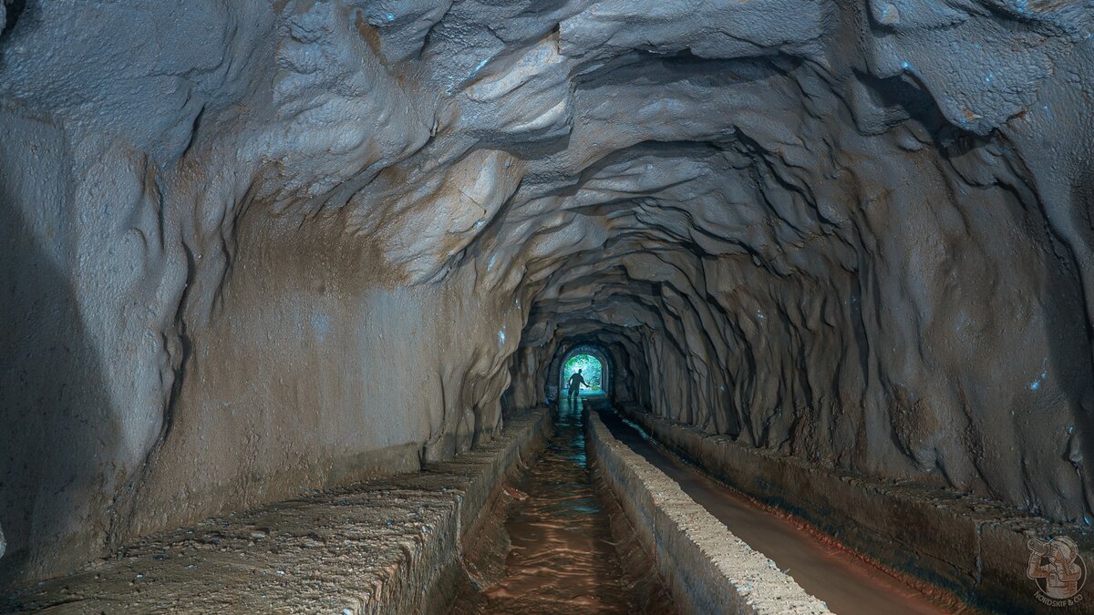 Загадка дыры: исследую самую необычную подземную реку на Дальнем Востоке! 🌊🔦